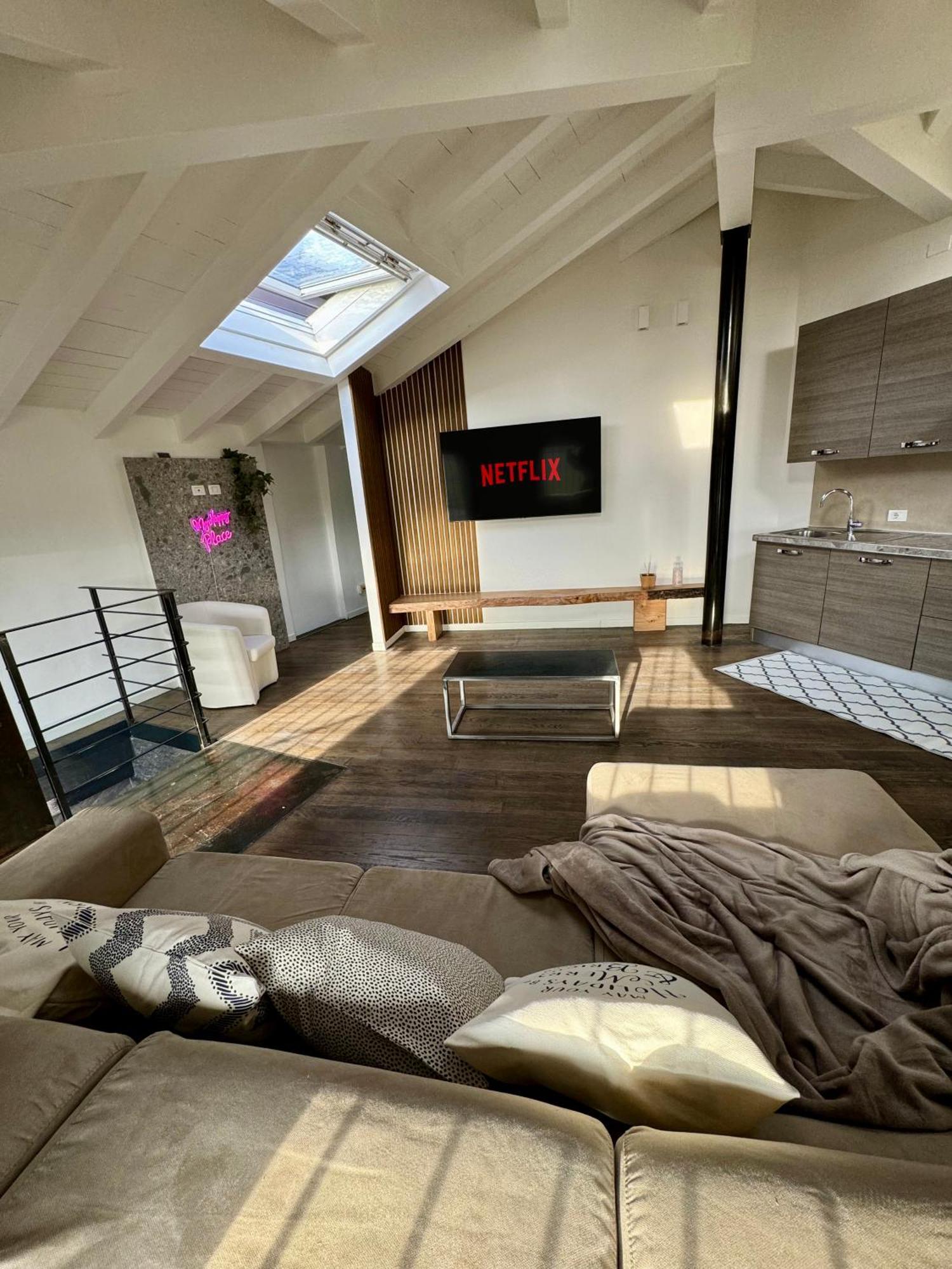 Bridge Apt Brescia - Netflix - Wifi Luaran gambar